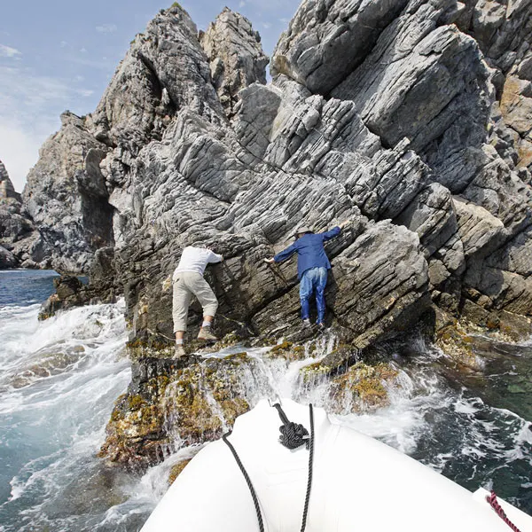 Des conditions parfois difficiles pour les experts naturalistes venues étudier les petites îles !